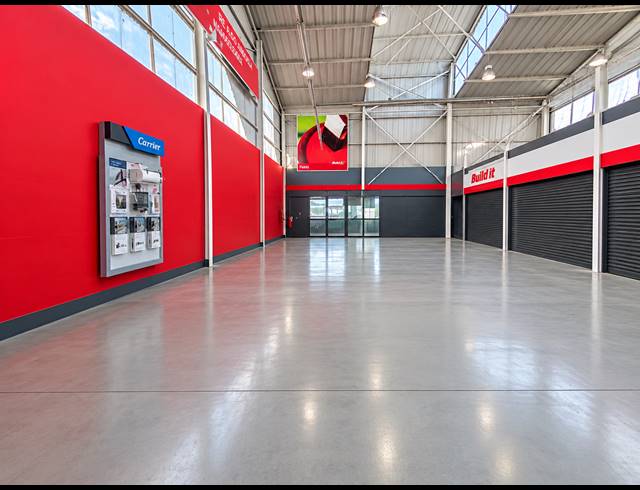 1,690M² WAREHOUSE FOR SALE IN ORMONDE